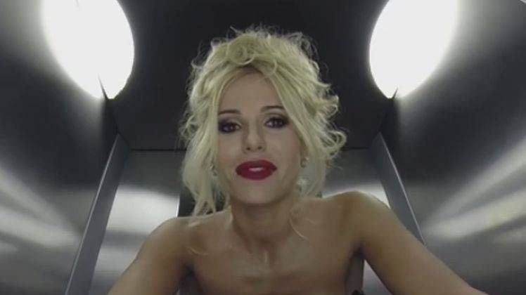 Doda
Fotografia: YouTube