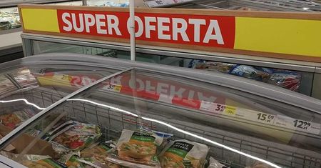 Nastroje konsumentów: Polacy obawiają się, że przez pandemię sklepy zlikwidują promocje i podniosą ceny