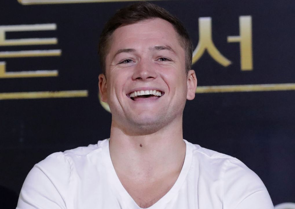 Taron Egerton jest Robin Hoodem. Zobacz go w akcji [ZDJĘCIE]