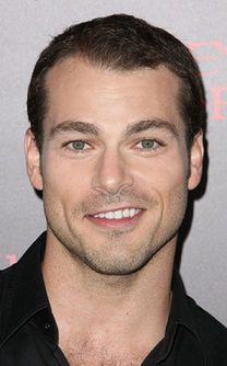 Shawn Roberts to kanadyjski aktor, znany z ról w serii Resident Evil.