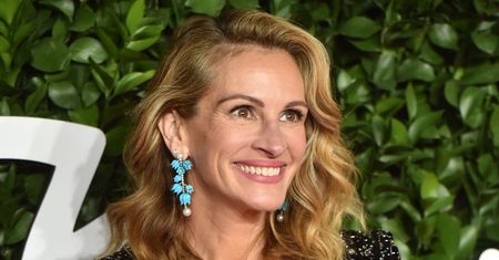 Julia Roberts w połyskującym kombinezonie na British Fashion Awards