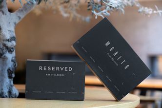 Koszula w ekokopercie. LPP żegna plastikowe opakowania na rzecz bardziej przyjaznych środowisku