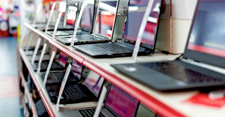 Producent popularnych laptopów ostrzega. Komputery mogą wywołać pożar