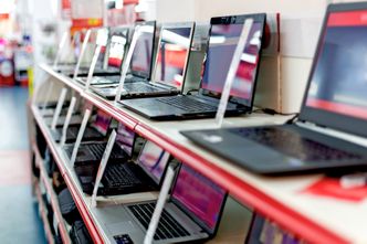 Koronawirus w Polsce. "Problemy z dostępnością towarów się pojawią"