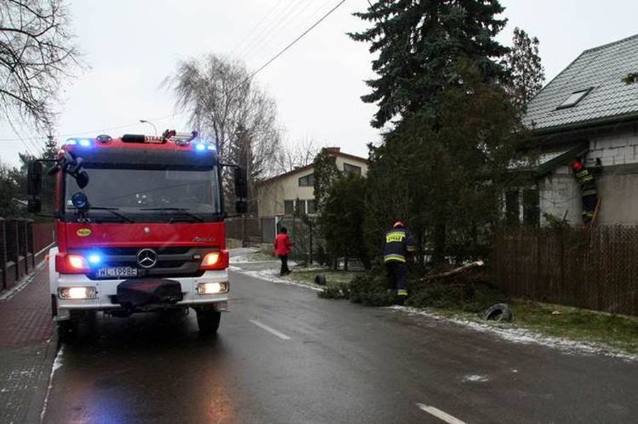 Olbrzymie awarie w dostawie energii elektrycznej. Problemy w ponad 3,8 tys. miejscowości