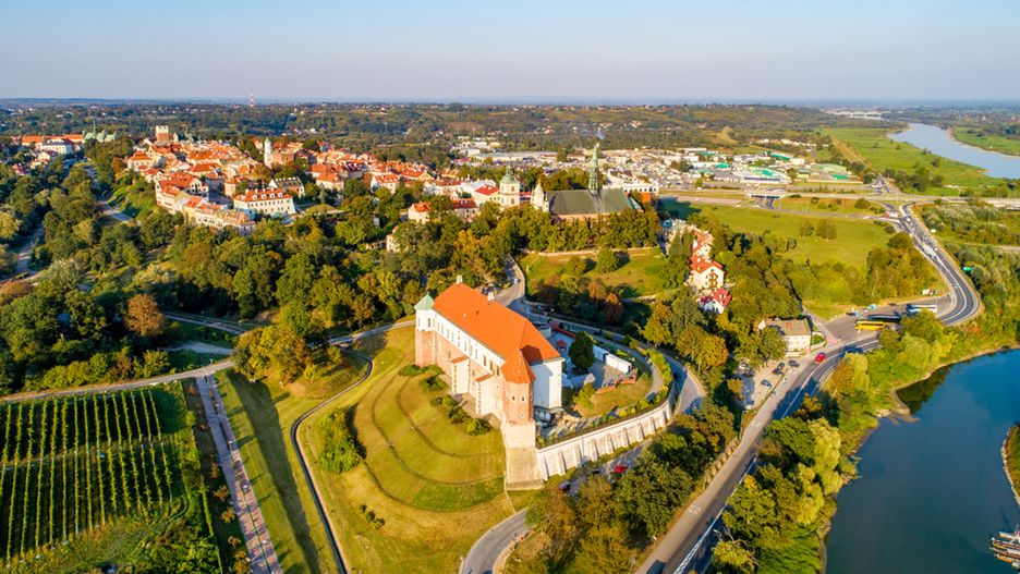 Sandomierz szczyci się rzymskim położeniem aż na 7 wzgórzach i kryje w sobie moc atrakcji