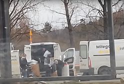 InPost zwalnia dyscyplinarnie kurierów, którzy rzucali paczkami