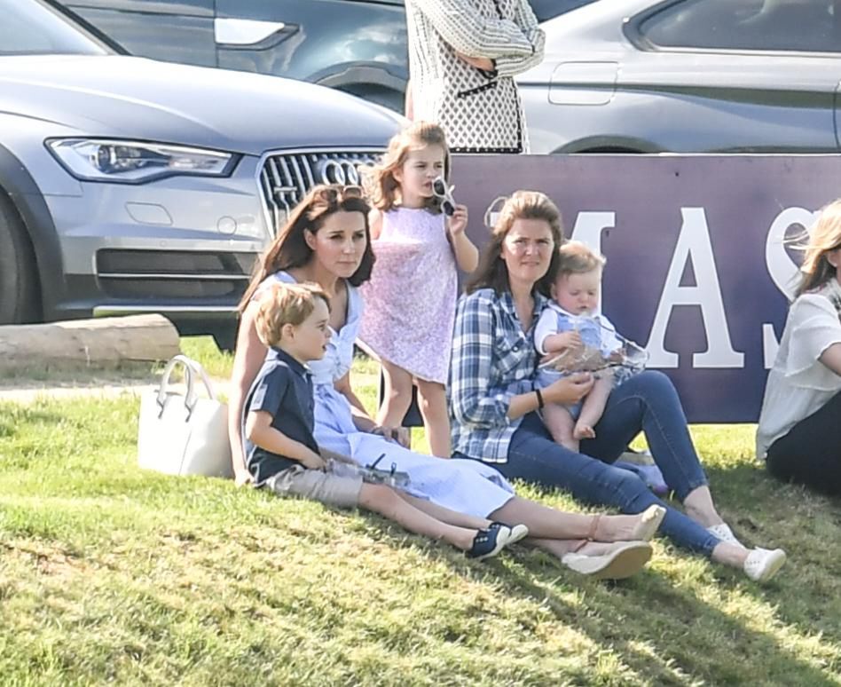 Księżna Kate z dziećmi na meczu polo