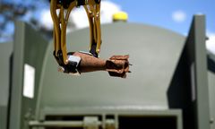 Głęboczek: domy drżą, pękają ściany. Obok wsi saperzy wysadzają niewypały