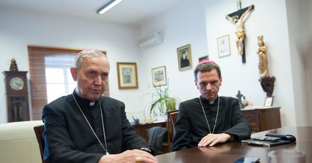 Biskupi wydali wojnę pedofilom w sutannach. "Przez duchownych jesteśmy krytykowani z powodu surowego podejścia"