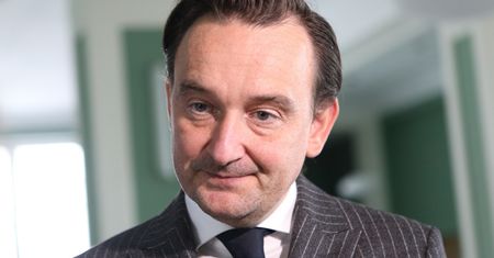 Maciej Mitera dociskany przez dziennikarza. Wzdychał, myślał, ale nie ujawnił tajemnicy
