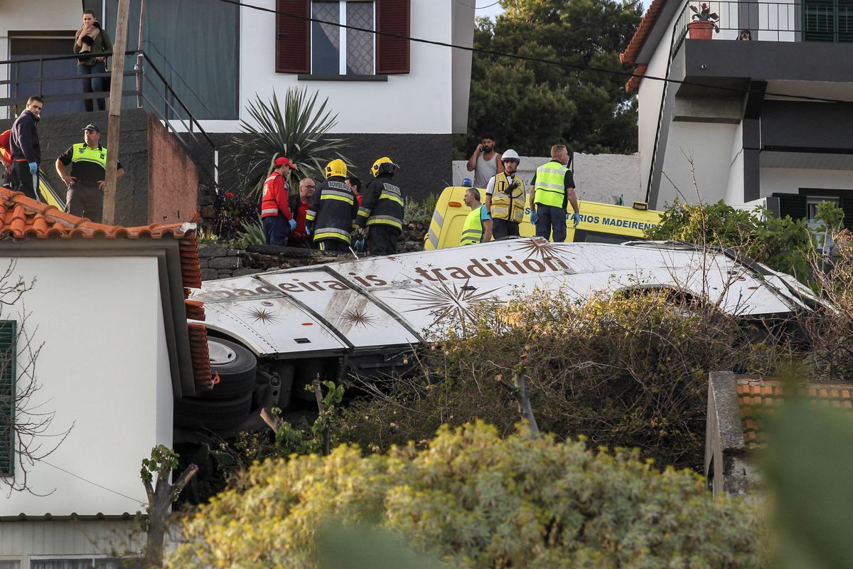 Madera: Nie żyje 29 osób. Kolejne ofiary wypadku autokaru z turystami
