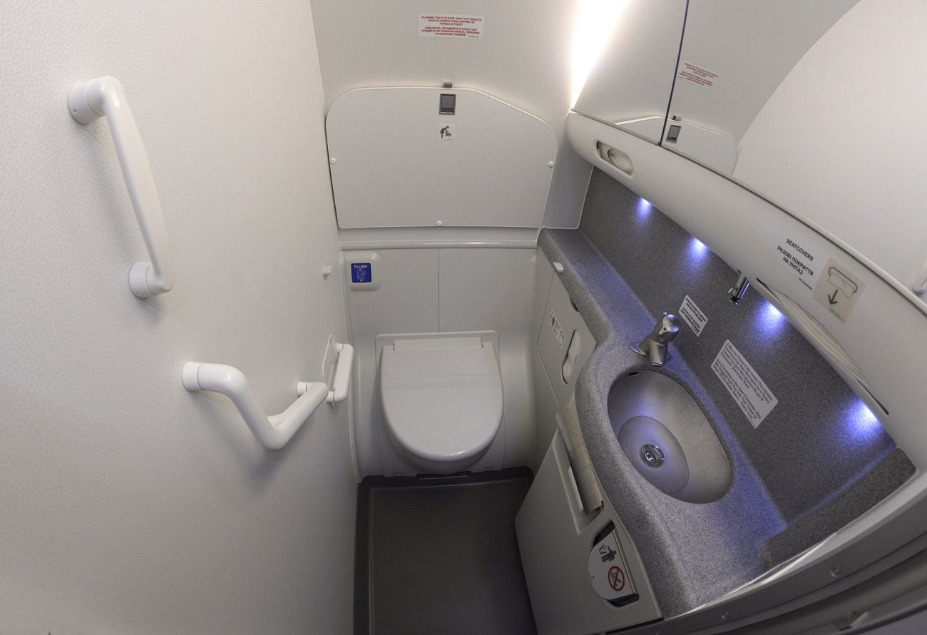 Samolot z kamerą ukrytą w WC