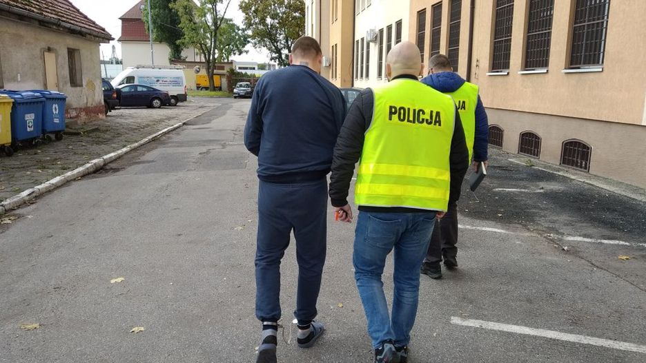Groził siekierą pracownicy ratusza w Grudziądzu. Miesiąc aresztu dla sprawcy
