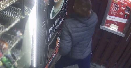 Z siekierą na automat do kawy w Tomaszowie Lubelskim. Bo zabrakło napoju