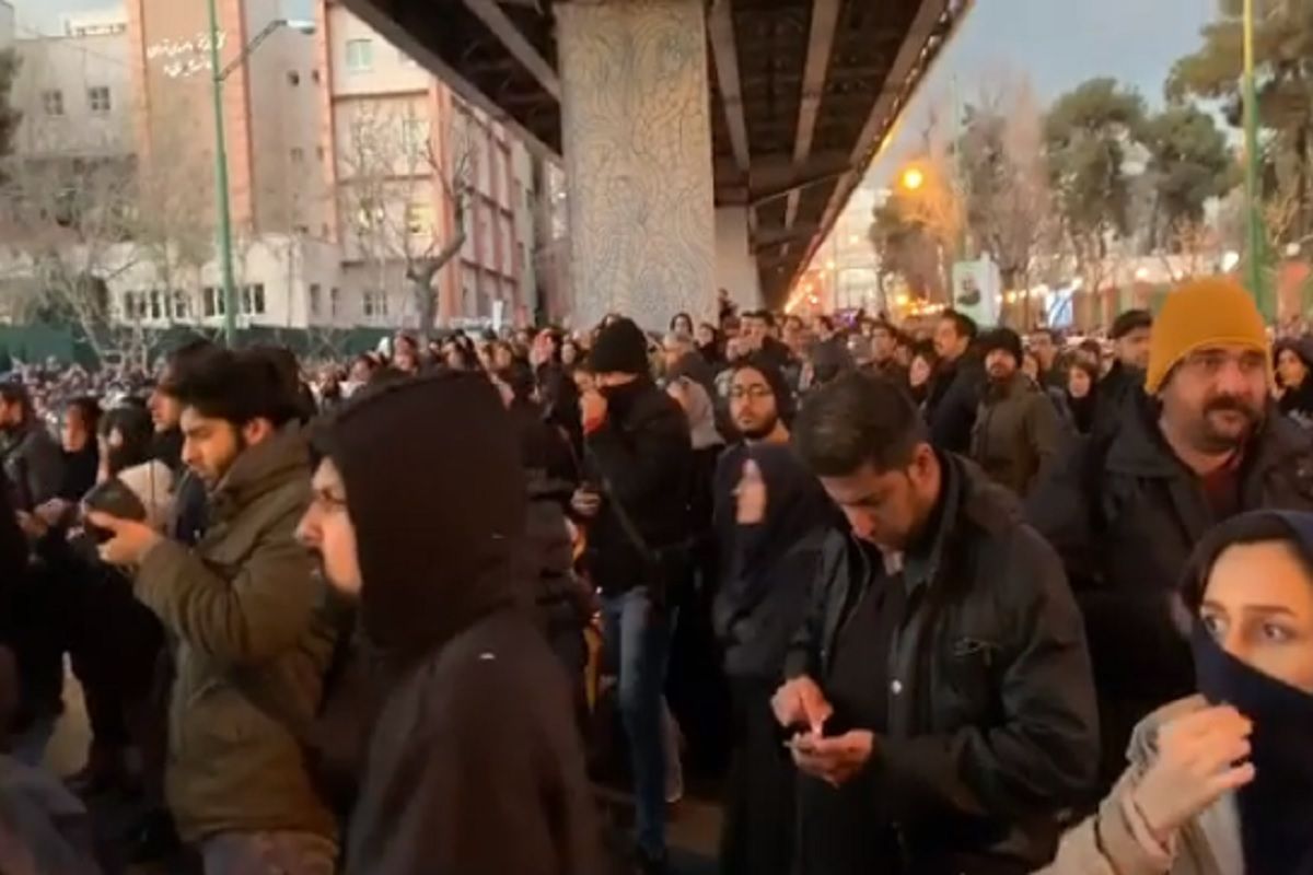 Iran. Wściekłość po zestrzeleniu samolotu. Irańczycy na ulicach Teheranu