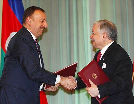 Prezydent Azerbejdżanu odznaczony przez L. Kaczyńskiego