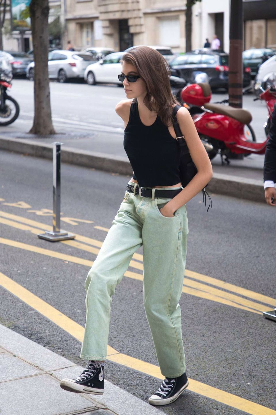 Przeraźliwie chuda Kaia Gerber na Paris Fashion Week