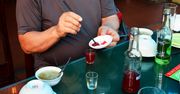 Polacy sprawdzili, jak smakuje bijące serce węża. "Niektórzy sugerują, by popić drinkiem z krwi"