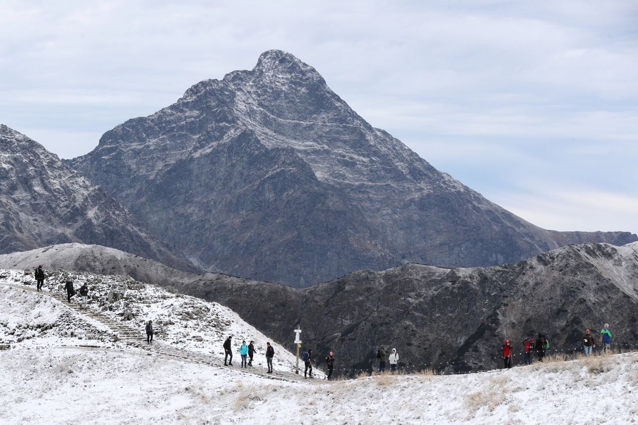 Pogoda w górach. Wysoko w Tatrach i Karkonoszach spadł śnieg