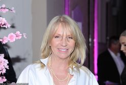 Mariola Bojarska-Ferenc w kostiumie kąpielowym na jachcie. Ma 59 lat