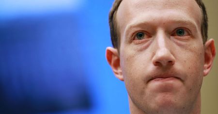 Wiedzą nawet, co piszą twoi znajomi. Netflix, Spotify i Amazon z danymi od Facebooka