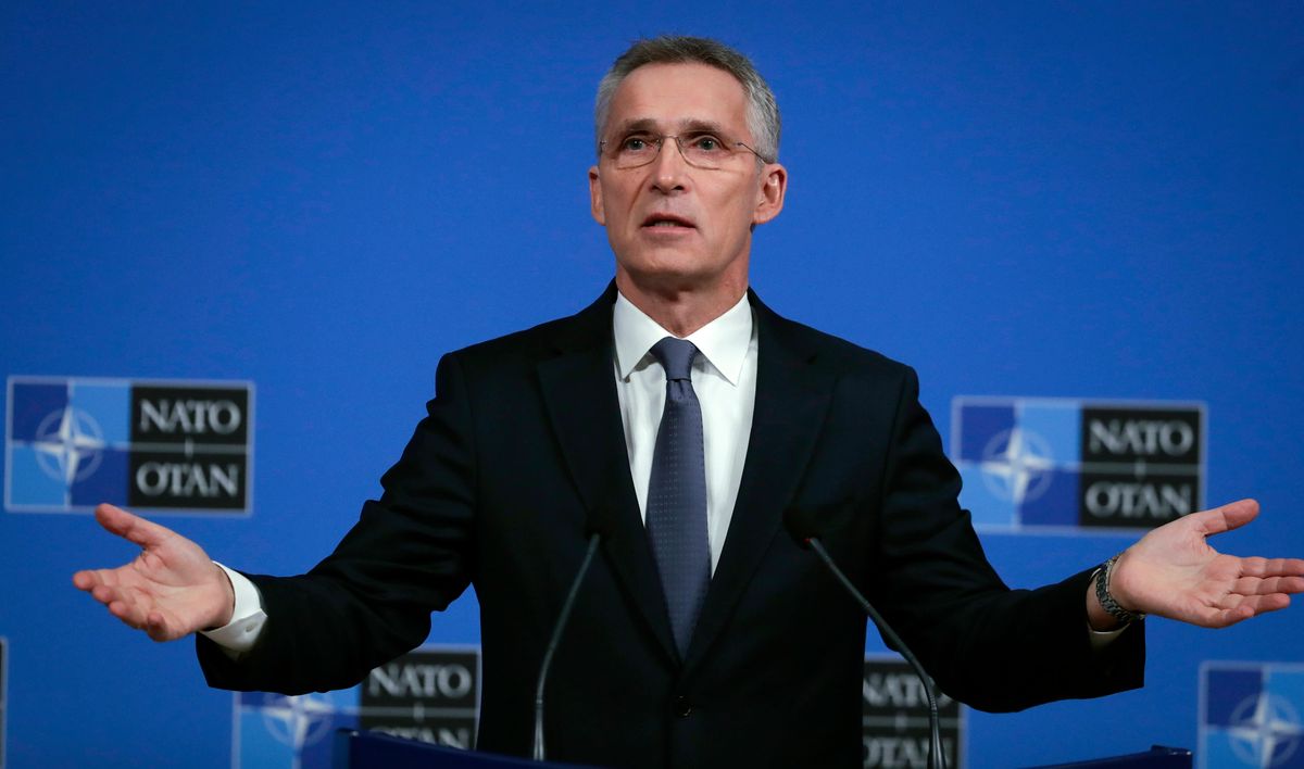 Bruksela. Jens Stoltenberg odpowiada na krytykę NATO Emmanuela Macrona