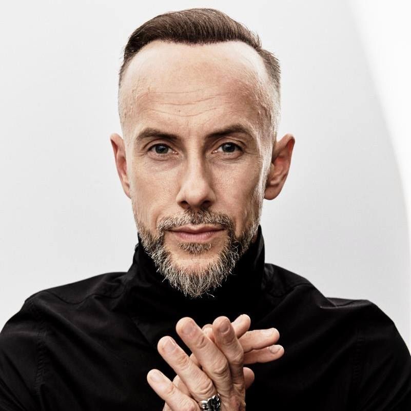 Nergal nie przestaje prowokować. Zrobił zdjęcie, leżąc nago w łóżku