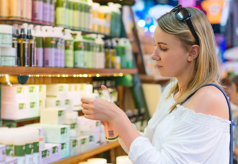 6 sprawdzonych kosmetyków z apteki. Działają lepiej niż produkty z drogerii, choć kosztują grosze