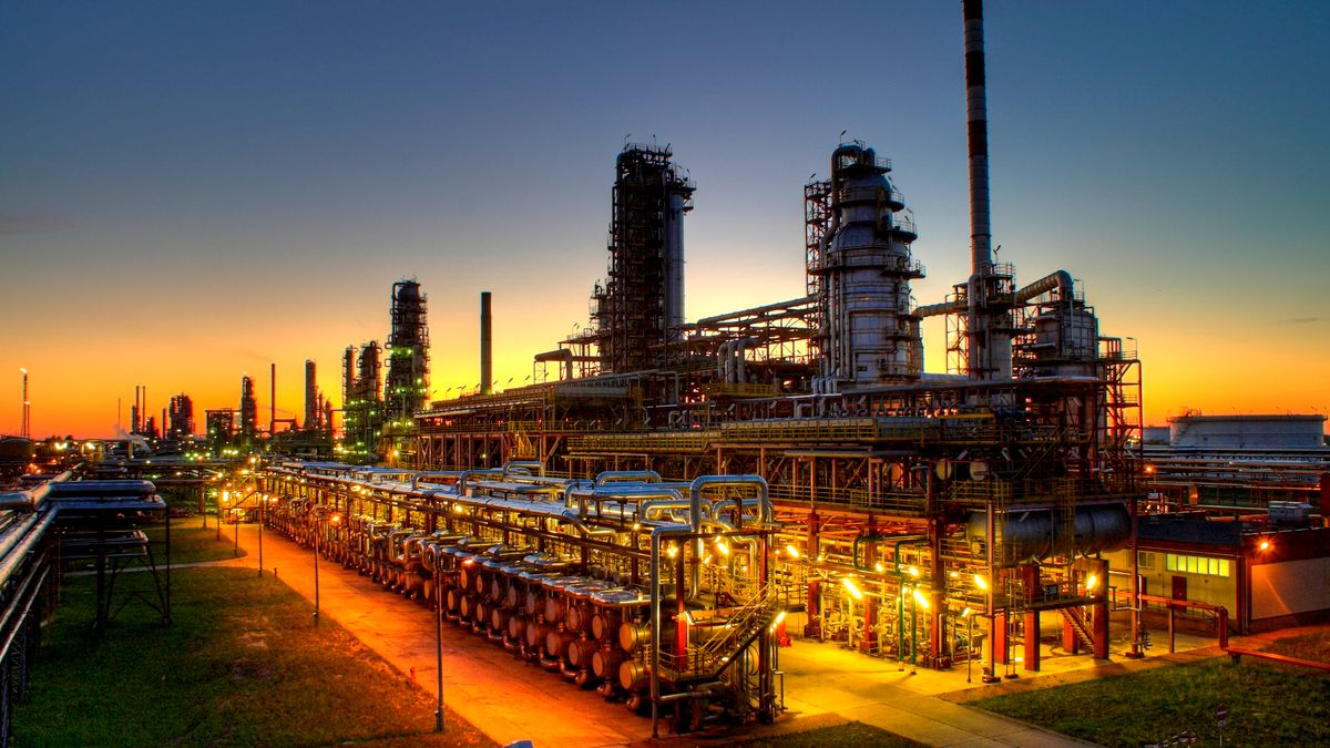 Rafineria Orlenu w Możejkach była zagrożona. Skażona ropa psuje bardzo drogie instalacje.