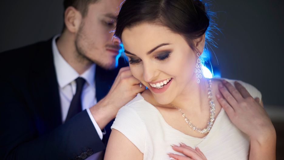 Elegancka biżuteria będzie idealnym prezentem na walentynki