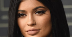 Pomadki Kylie Jenner wyprzedały się w minutę!