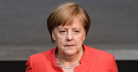 Merkel broni Polski w sporze z UE. "Bodźce zamiast kar"