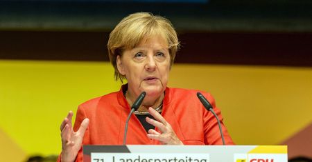 Merkel ostrzega ws. uchodźców. Zaryzykuje rozpadem UE?