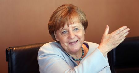 Merkel powiększa przewagę nad Schulzem. Niemcy wolą zaufać prawicy