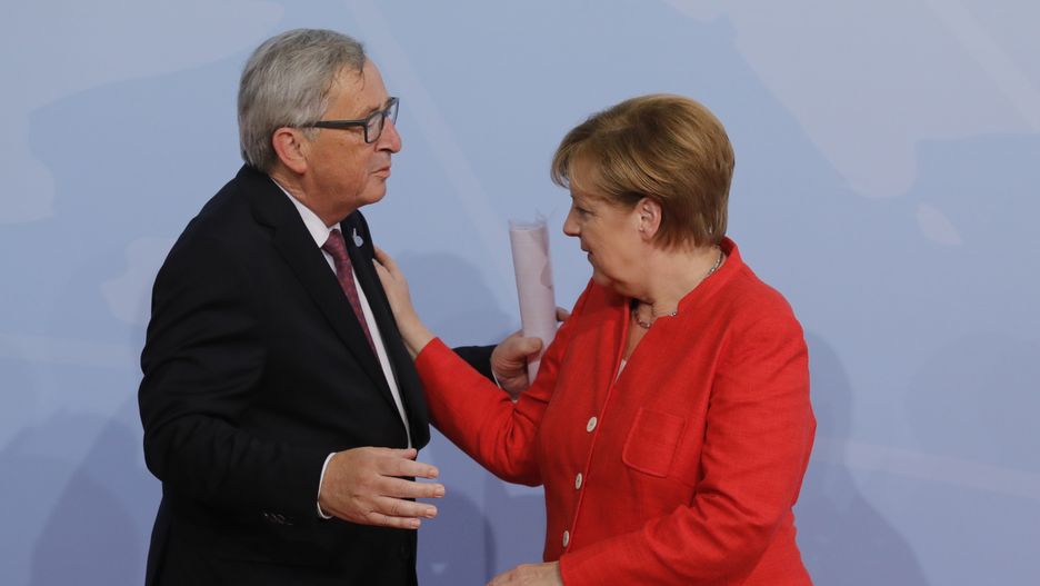 Jean-Claude Juncker i Angela Merkel w Hamburgu na szczycie G-20
