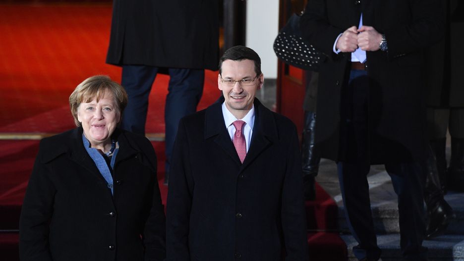 Angela Merkel przyleciała do Warszawy po godz. 17