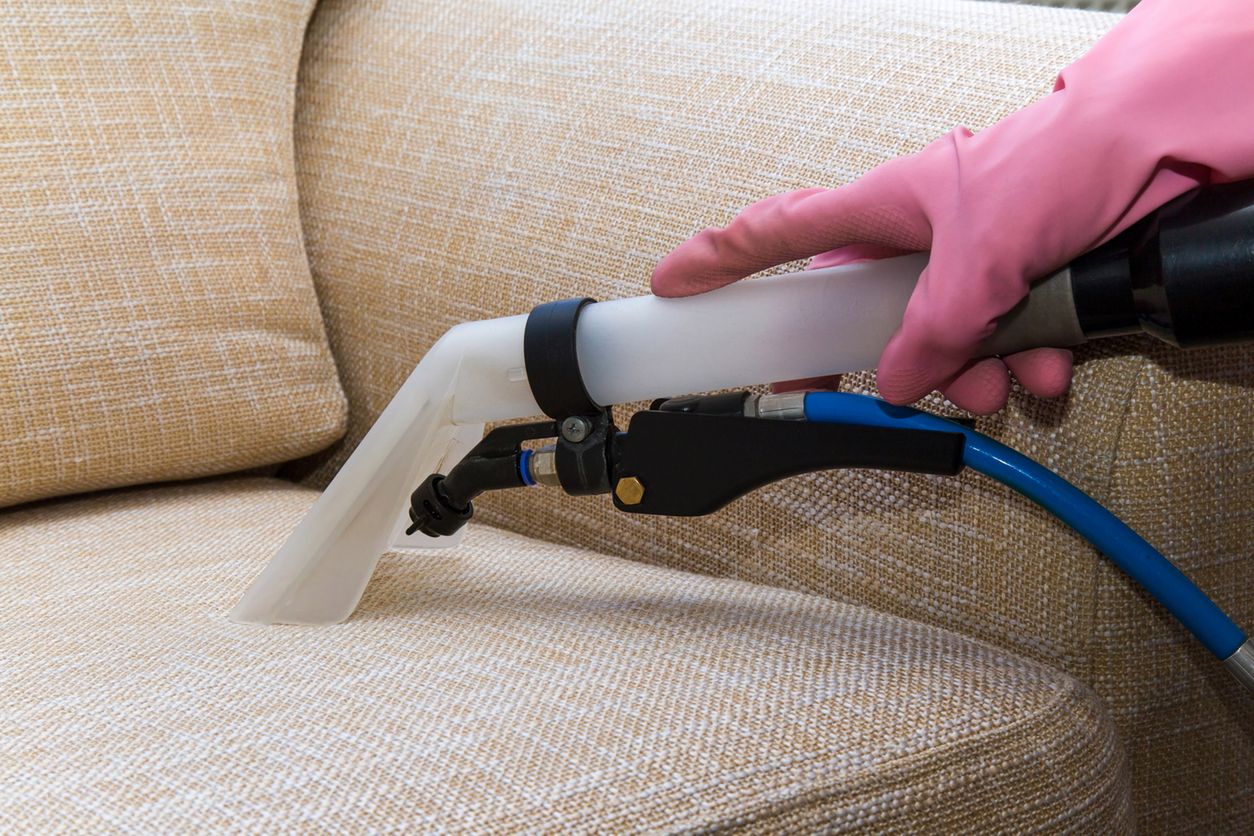 Jak wyczyścić tapicerkę domowym sposobem?