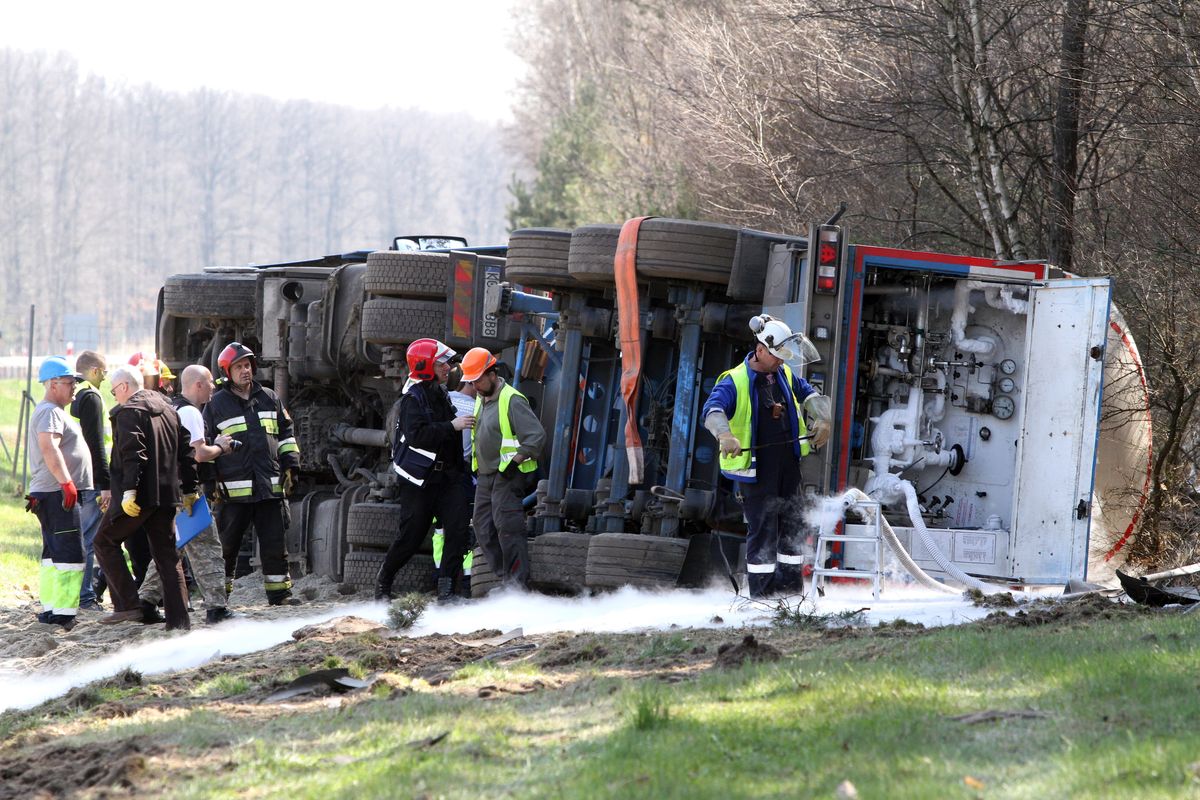 Wypadek cysterny z tlenem. Poważne utrudnienia na A4