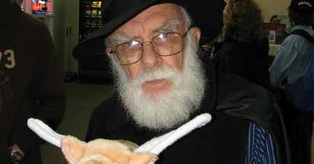 Od kilku dekad demaskuje oszustów i naciągaczy. Oto James Randi