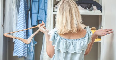 Sprytne przechowywanie. Jak wykorzystać miejsce pod łóżkiem lub na szafie?