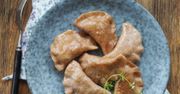 Orkiszowe pierogi z kapustą i pieczarkami. Kuchnia polska w nowej odsłonie