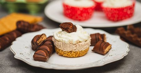 Babeczki Kinder Bueno bez pieczenia. Cudownie pyszny deser, który pokocha każdy