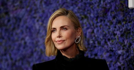 Charlize Theron cierpi na ''syndrom oszusta''. Wielu z nas ma taki sam problem