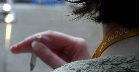 Przerwa "na fajkę" to nawet 22 dni w ciągu roku. Firmy tracą krocie