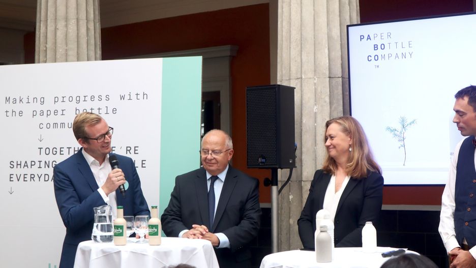 Piwo w papierowych butelkach. Carlsberg znalazł sposób na ekologiczne opakowania