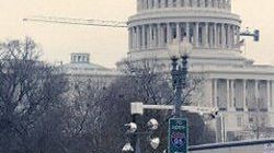 Służby policyjne przed Kapitolem