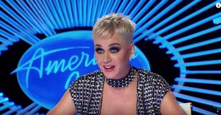 Katy Perry pocałowała uczestnika "Idola". Internauci: "To molestowanie seksualne"
