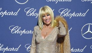 "Krok za krokiem": Suzanne Somers skąpana w złocie