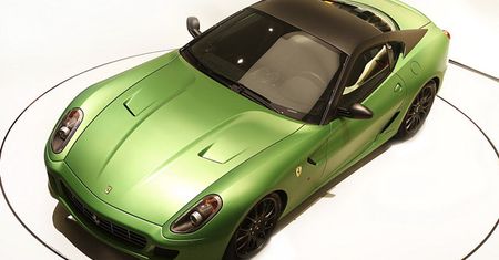 Ferrari zmienia kolor na zielony